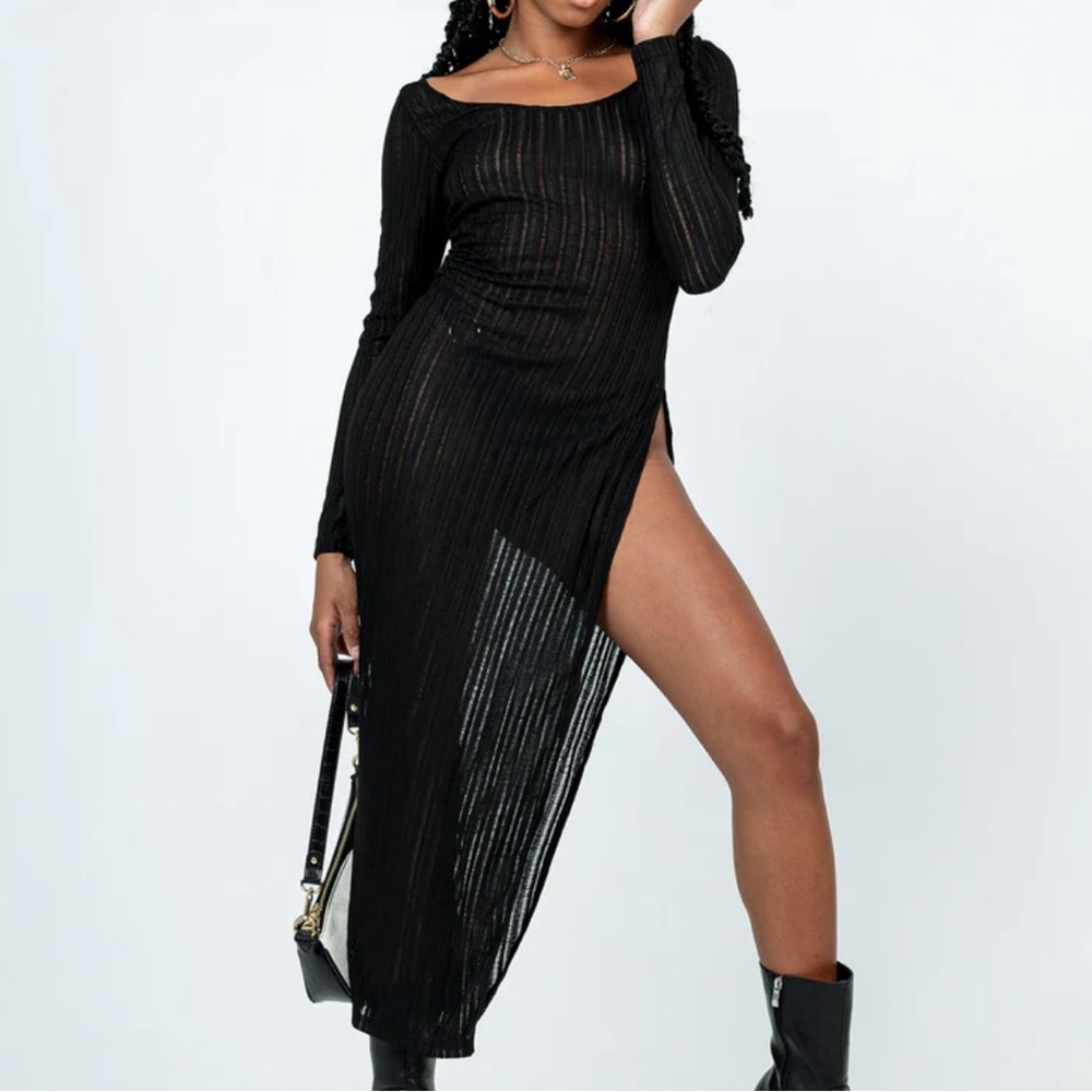Long sleeve black maxi dress